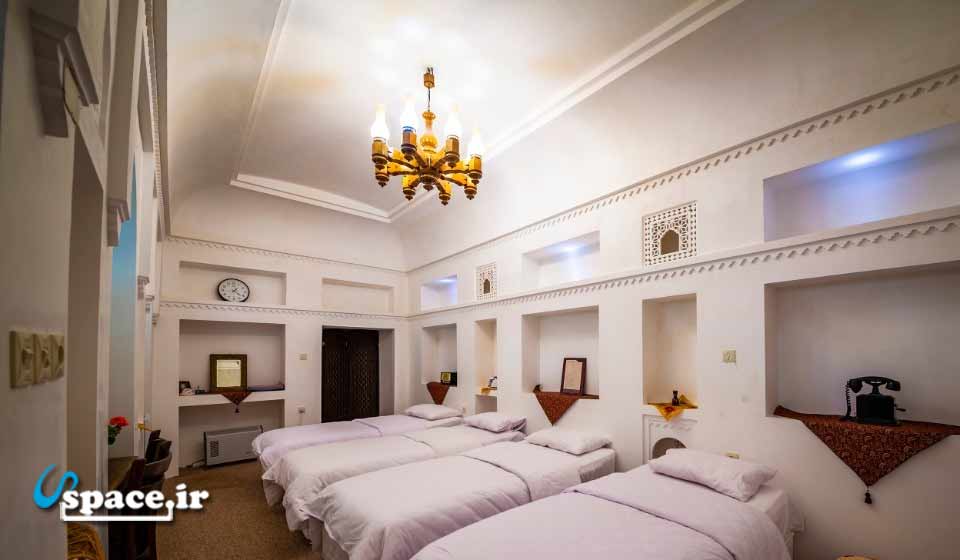 نمای اتاق شاه نشین - هتل سنتی خانه طبیب-خوزستان-شوشتر